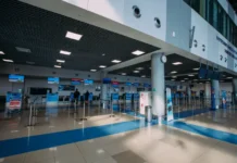 vlasti primorya zavershili rassledovanie po delu o smartchasah v aeroportu vladivostoka-ekaterinburgu-ru-0