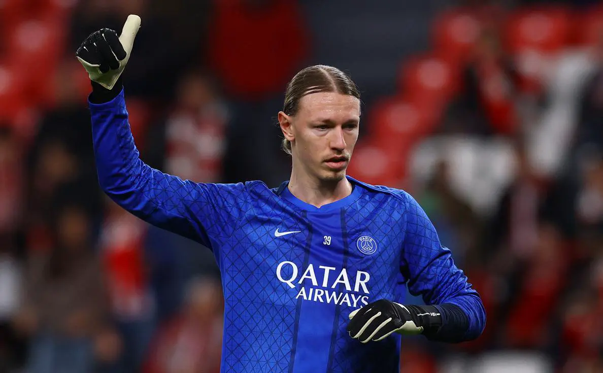 Матвей Сафонов (Albert Gea / Reuters)