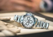 moshenniki iz odinczova zastavili devushku sdat unikalnye chasy v lombard-ekaterinburgu-ru-0