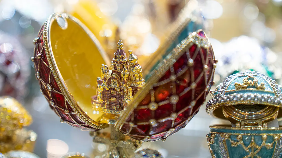 Новозеландская полиция вернула проглоченный вором кулон Фаберже за 19,2 тысячи долларов