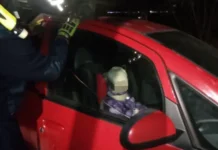 Спасатели Мособлпожспаса в Егорьевске спасли двухлетнюю девочку, запертую в автомобиле spasateli mosoblpozhspasa v egorevske spasli dvuhletnyuyu devochku zapertuyu v avtomobile-ekaterinburgu-ru-0