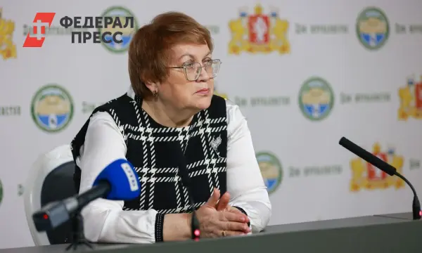 В Свердловской области восемь жертв мошенничества остались без жилья-0