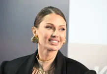 Виктория Боня подала иск в Кузьминский суд против невесты Лепса Авроры Кибы viktoriya bonya podala isk v kuzminskij sud protiv nevesty lepsa avrory kiby-ekaterinburgu-ru-0