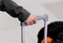 aeroport vladivostoka bystro podstroilsya k snegopadam pod kontrolem prokuratury-ekaterinburgu-ru-0