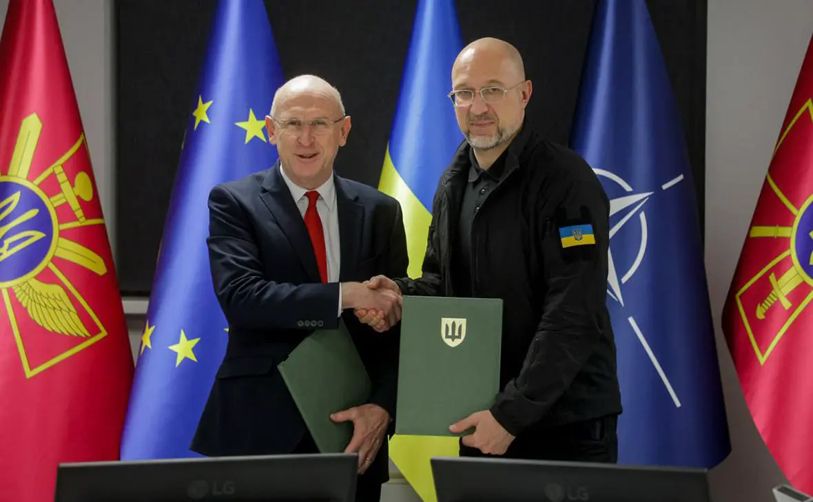 Джон Хили и Денис Шмыгаль (Denys_Smyhal / Telegram)