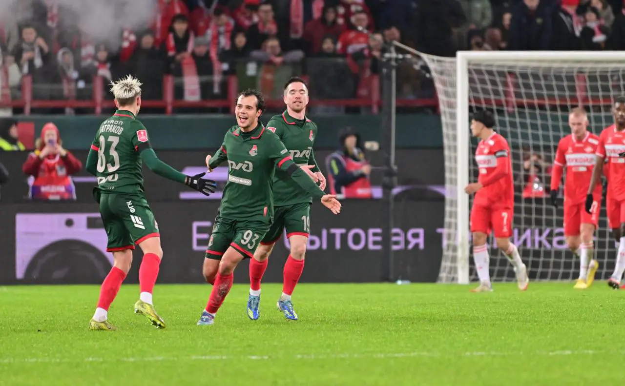 ФК  Локомотив  (Pavel Kashaev / Global Look Press)