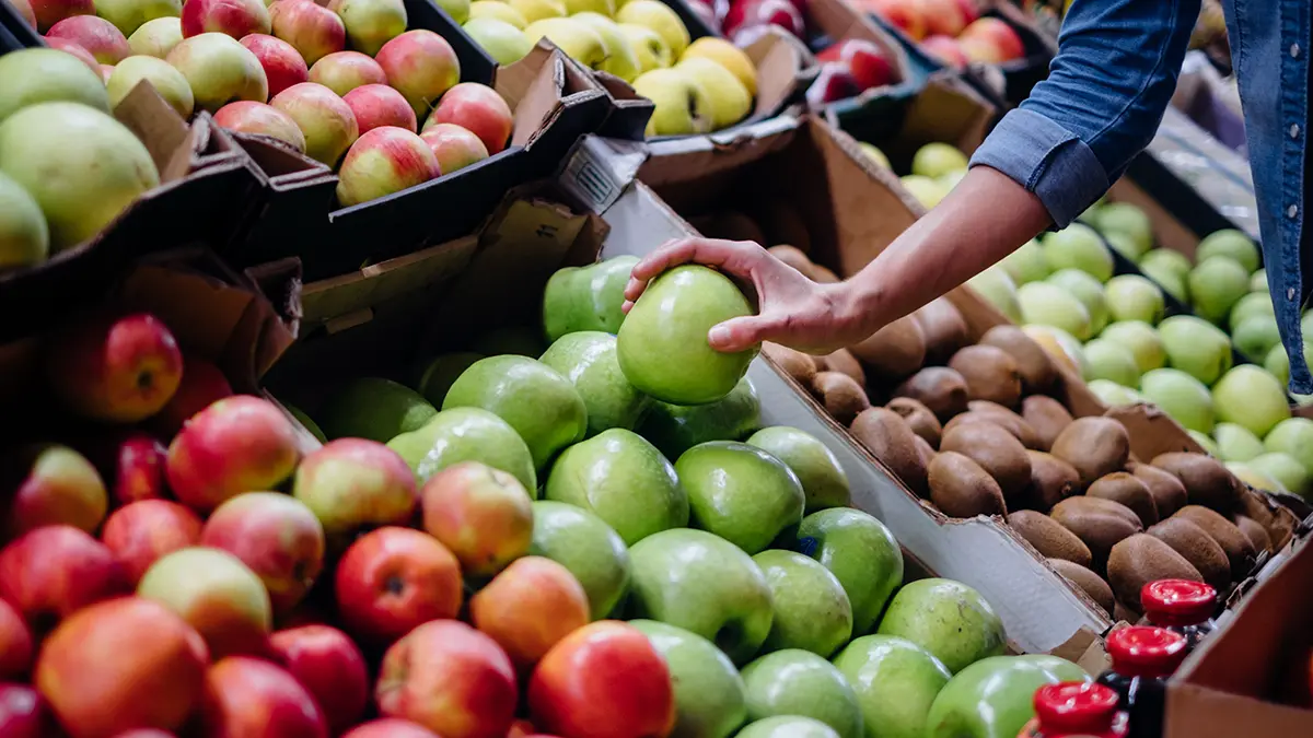 Экономист Тимофеев: Яблоки в России подорожали больше чем на шесть процентов