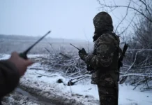 oleg lozovoj i 102j gvardejskij polk chto s nayomnikami u toreczka-ekaterinburgu-ru-0