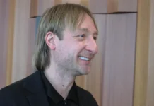 Плющенко и Сихарулидзе поддержали Гуменника перед стартом plyushhenko i siharulidze podderzhali gumennika pered startom-ekaterinburgu-ru-0