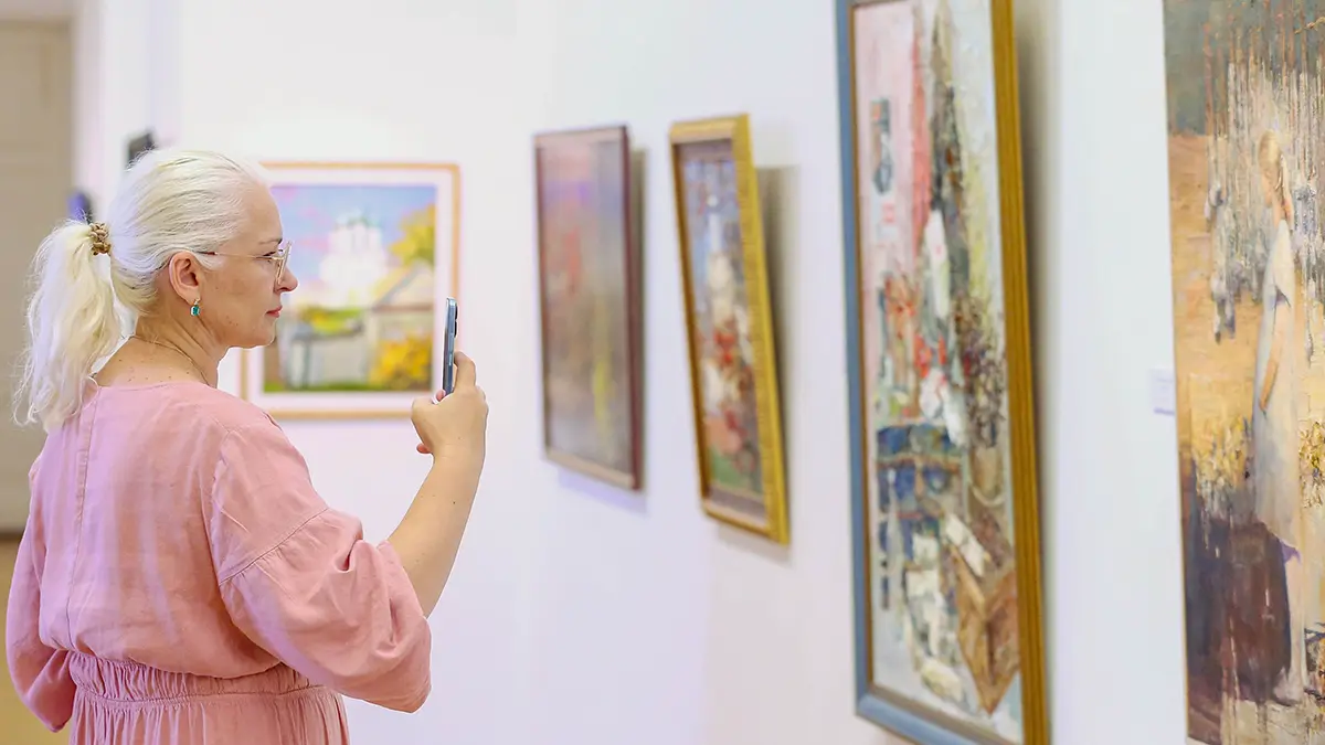 Выставка Иванны Степановой открылась в ООЦ имени Моссовета