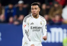 Килиан Мбаппе и Оксана Самойлова у отеля Реала. Они удивили фанатов kilian mbappe i oksana samojlova u otelya reala oni udivili fanatov-ekaterinburgu-ru-0