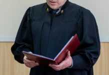 leninskij sud podderzhal minobrnauki  spravedlivost dlya be soyon-ekaterinburgu-ru-0