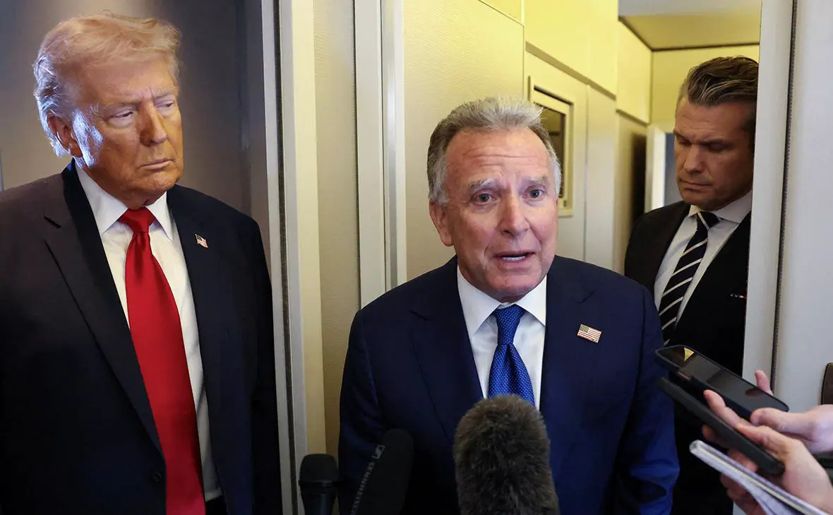 Дональд Трамп, Стив Уиткофф и Пит Хегсет (Kevin Lamarque / Reuters)