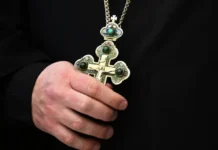 Священник Владислав Береговой о кресте в вере и одежде svyashhennik vladislav beregovoj o kreste v vere i odezhde-ekaterinburgu-ru-0