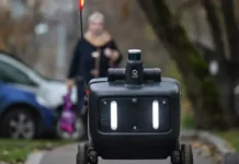 valerij korneev obsuzhdaet budushhee robotov i czifrovyh platform-ekaterinburgu-ru-0