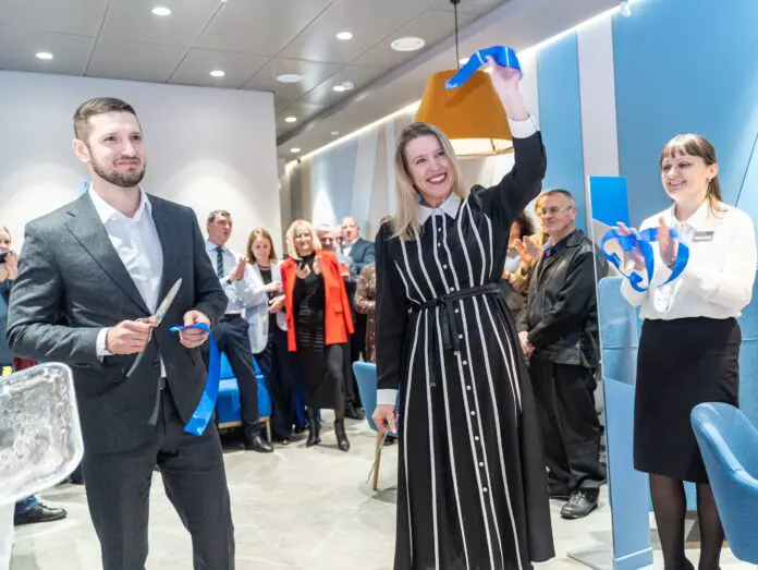 ВТБ открыл в Нижнем Тагиле новый офис с сервисом Валентины Жильцовой-0