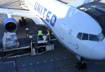 bespilotnik u  737   posadka v sandiego-ekaterinburgu-ru-0