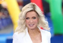 donna mills otvetila kritikam vdohnoviv lolitu effektnym obrazom-ekaterinburgu-ru-0