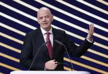 dzhanni infantino fifa publichno chtit pamyat trenera mirchi luchesku-ekaterinburgu-ru-0