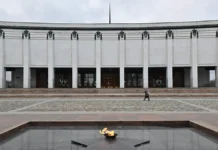 muzej pobedy gotovit torzhestvennoe razvertyvanie kopii znameni pobedy-ekaterinburgu-ru-0