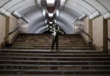 neizvestnyj otkryl ogon po passazhiram metro v harkove nochyu-ekaterinburgu-ru-0