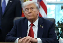 tramp prinyal reshenie po ormuzskomu prolivu ozhidaya dialog-ekaterinburgu-ru-0