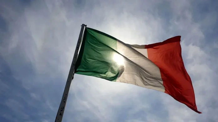 ukrainskie flagi vyzvali konflikt na antifashistskom marshe v italii-ekaterinburgu-ru-0