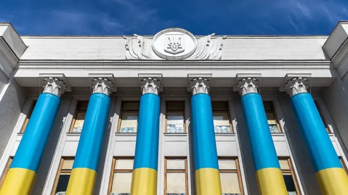 verhovnaya rada na grani krizisa deputaty govoryat ob otstavkah-ekaterinburgu-ru-0