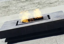 muzhchina oskvernivshij vechnyj ogon v peterburge zaderzhan-ekaterinburgu-ru-0