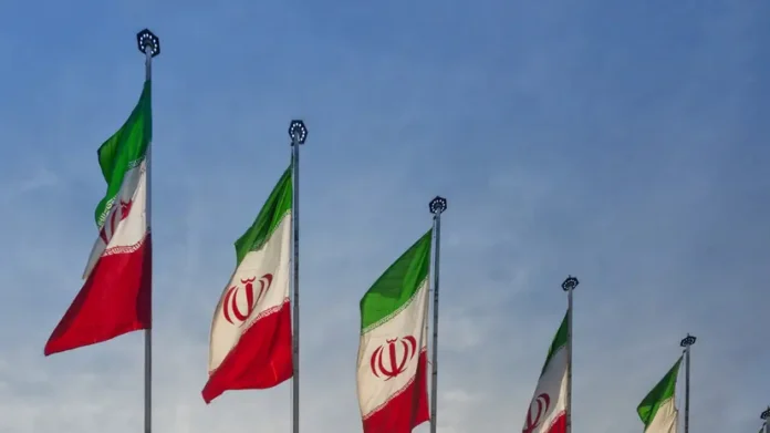sistemy pvo uspeshno aktivirovany nad iranskim ostrovom keshm-ekaterinburgu-ru-0