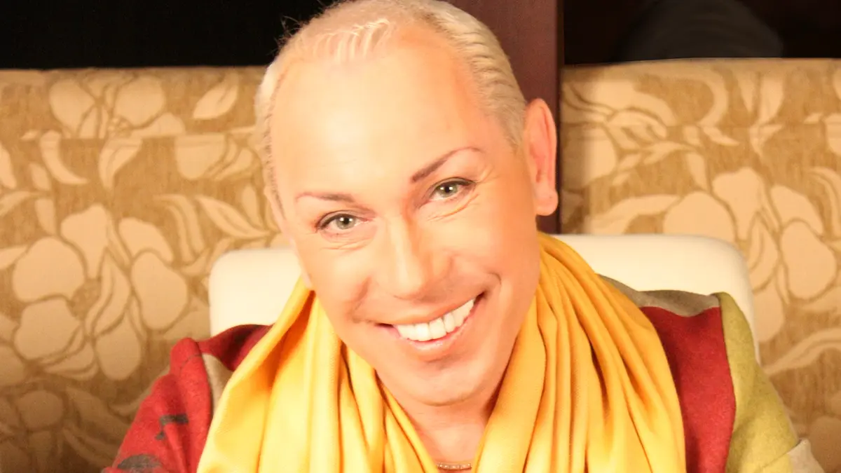 Mash: Двойник Аллы Пугачевой начал распродавать имущество в России