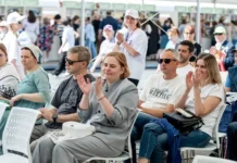 knizhnye novinki na festivale krasnaya ploshhad privlekli anshlag-ekaterinburgu-ru-0