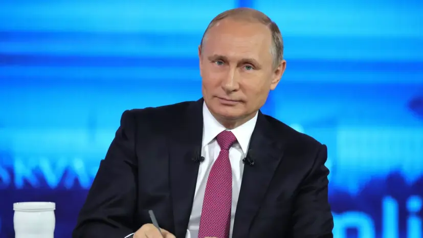 Путин обсудил с Совбезом внутреннюю безопасность России и отношения с соседями