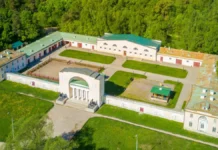 sobyanin obyavil o vtorom etape restavraczii konnogo dvora zhilyardi-ekaterinburgu-ru-0