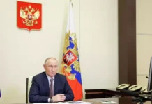 vladimir putin vruchit orden zhukova prezidentskomu polku-ekaterinburgu-ru-0