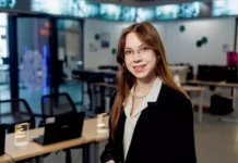 Екатерина Малкова с рекордными 500 баллами подала документы в МФТИ ekaterina malkova s rekordnymi 500 ballami podala dokumenty v mfti-ekaterinburgu-ru-0