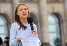 greta tunberg provela akcziyu protesta u ofisa  v berline-ekaterinburgu-ru-0