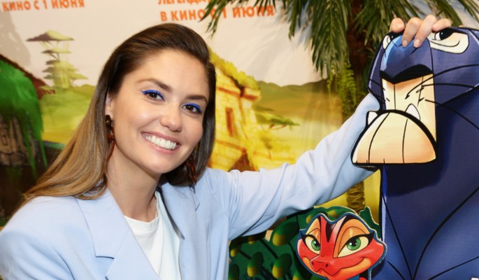 Полная противоположность Прилучному: Муцениеце вышла в свет под руку с мужчиной