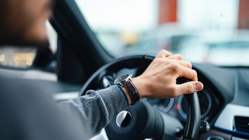 Гонщик Смоляр назвал привычки водителей, которые ускоряют износ автомобиля