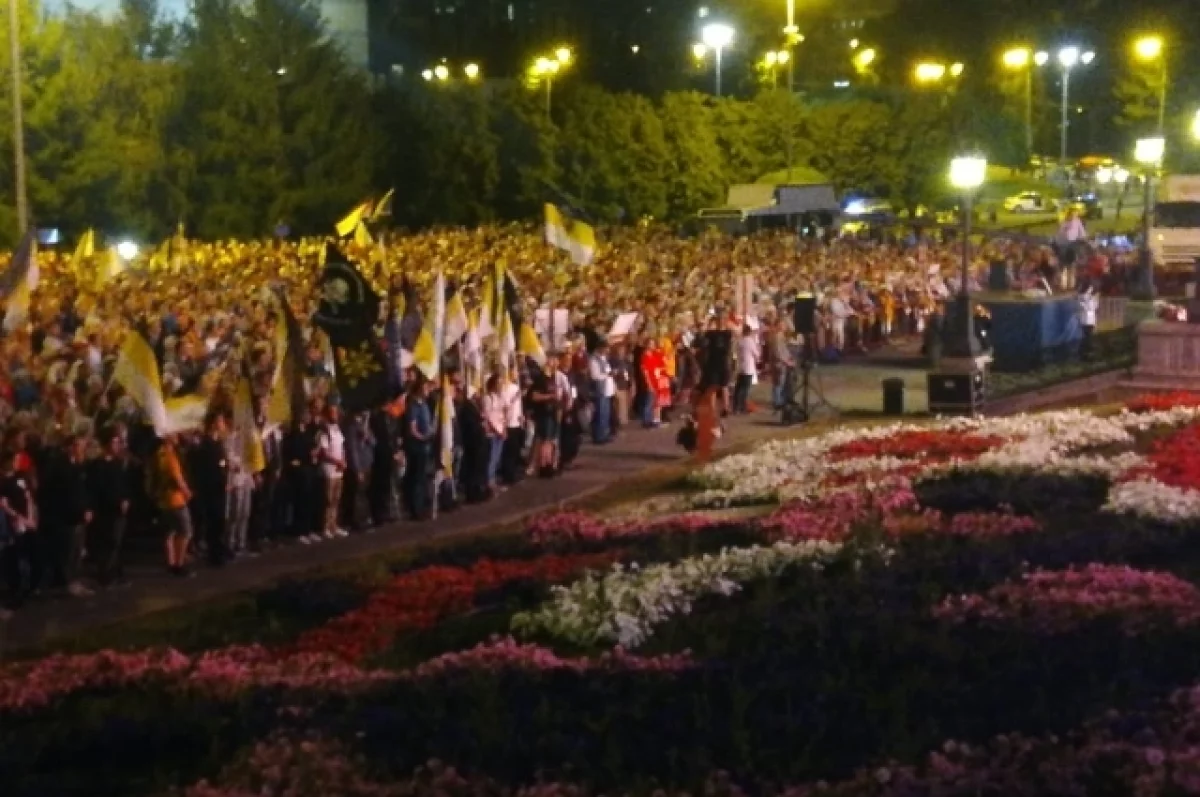 Денис Паслер подчеркивает важность безопасности на Царских днях в Екатеринбурге и крестном ходе-0