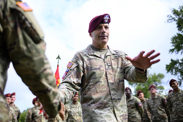 Кристофер Донахью