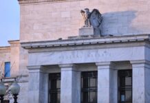 Дональд Трамп и Рассел Воут обсудили обновления ФРС и их значение donald tramp i rassel vout obsudili obnovleniya frs i ih znachenie-pux-su-175277778900-0