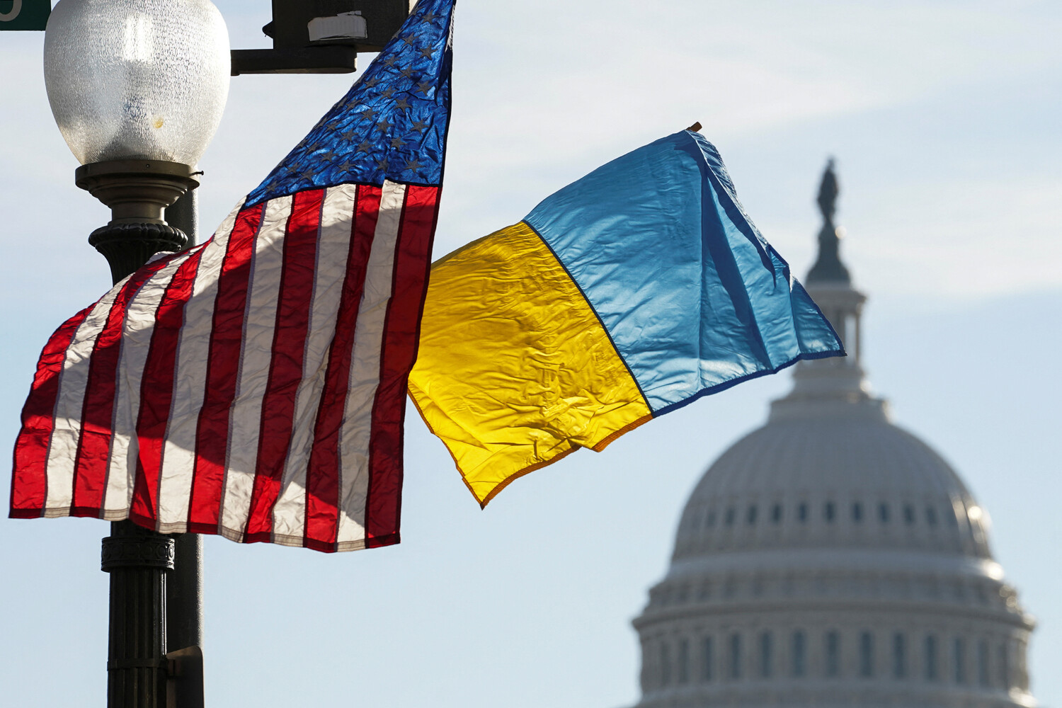 Дональд Трамп спровоцировал хаос на Украине, и США приостановили помощь-0