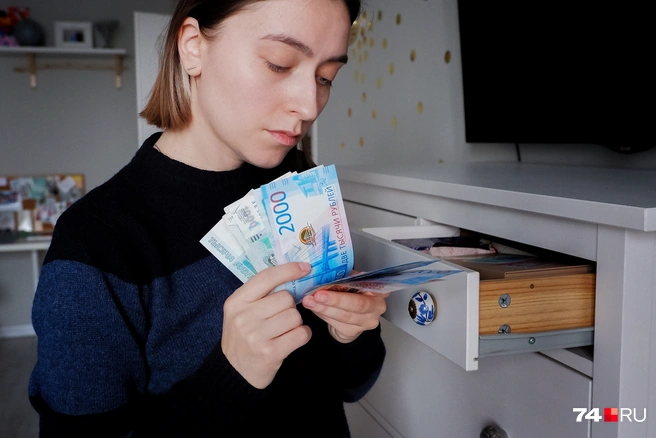 Несмотря на развитие технологий, многие россияне предпочитают пользоваться наличкой | Источник: Дарья Селенская / Городские медиа