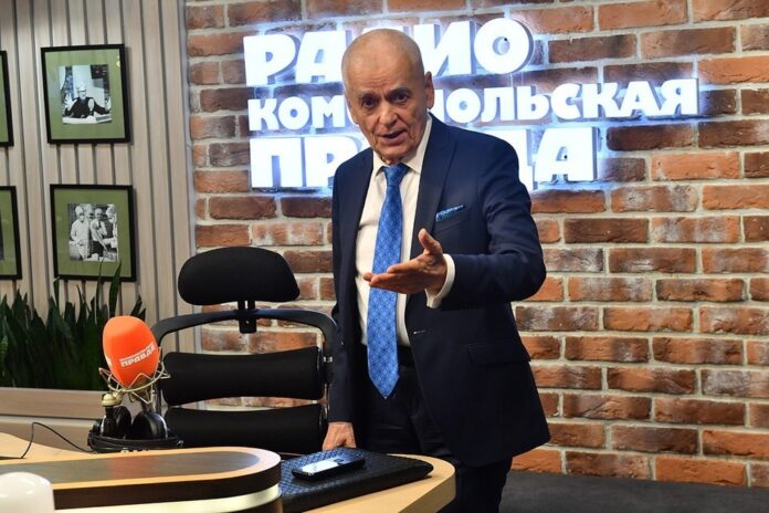 gennadij onishhenko razveivaet opaseniya aleksandra petrovicha o vechernem znye-pux-su-175232255800-0