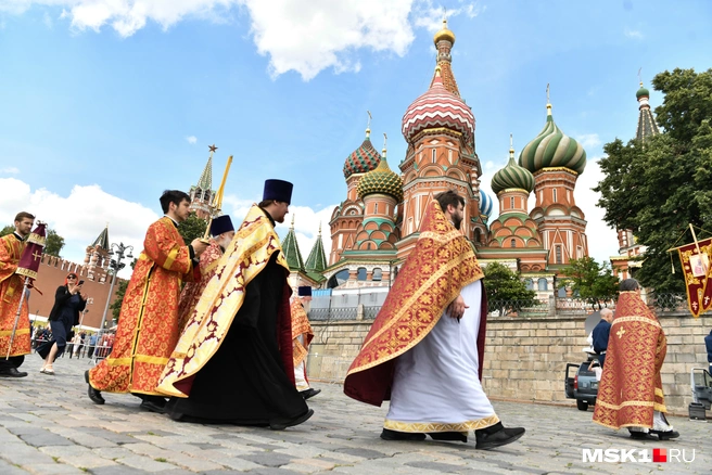 Исторический музей извинился за сувениры с храмом Василия Блаженного без крестов | Источник: Артём Устюжанин / MSK1.RU