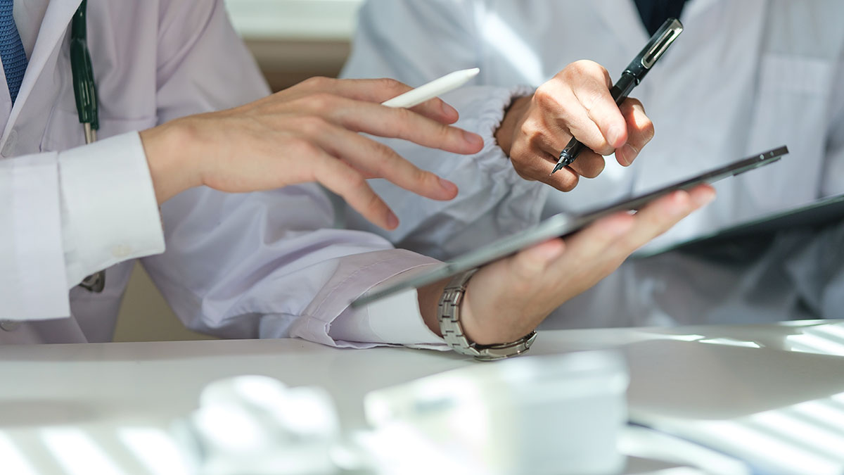 Из-за чего отекает лицо