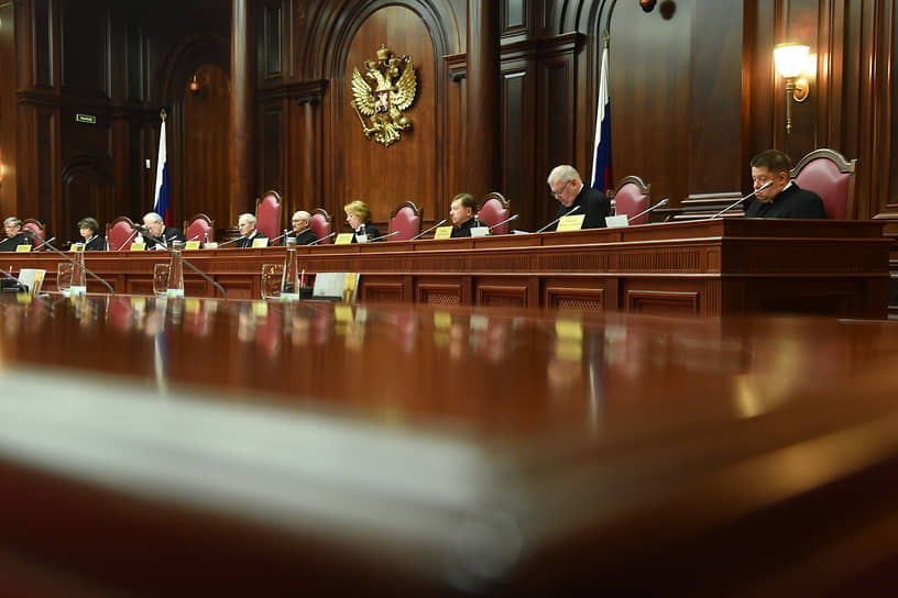 Конституционный суд изучит обращения Лилии Роговой и Вадима Клювганта-0