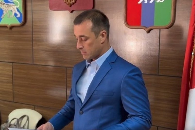 Максим Якимов ТГ-канал администрации Надеждинского района (18+)