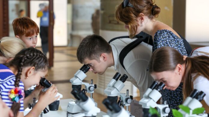 na vdnh projdet bukashkifest s unikalnoj igrotekoj i naukoj v biomuzee timiryazeva-pux-su-175284135200-0